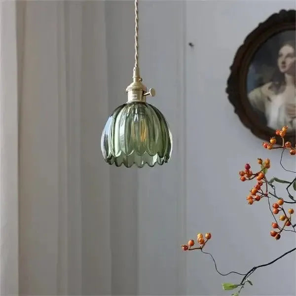 Colgante floral de cristal Corvya, luz ambiental E27 para un estilo moderno y romántico.