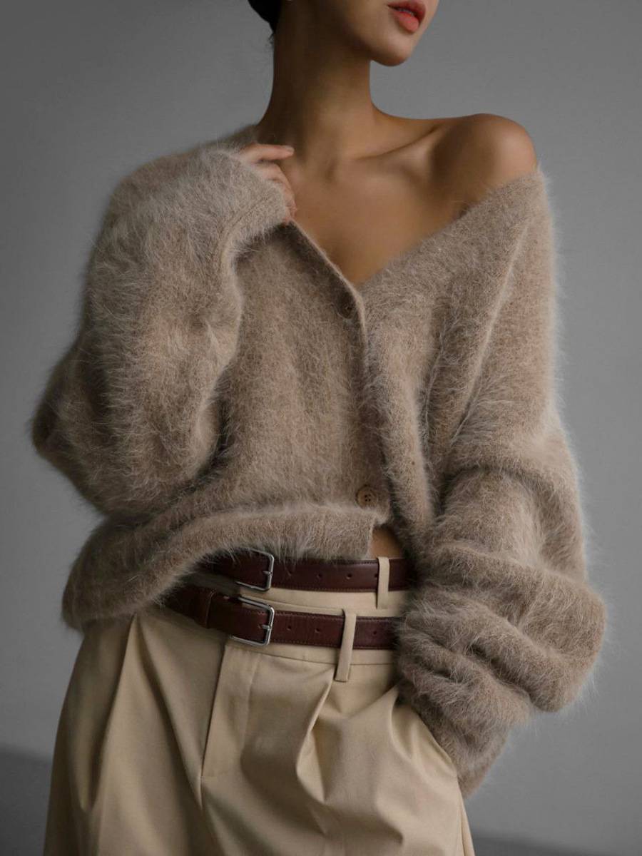 Cárdigan de punto mohair suave para mujer con cuello V. Ideal para moda casual de otoño e invierno.