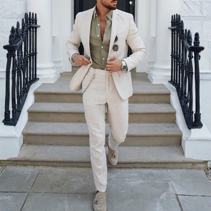 Traje de lino slim fit para hombre, ideal para bodas de verano. Conjunto elegante y transpirable.