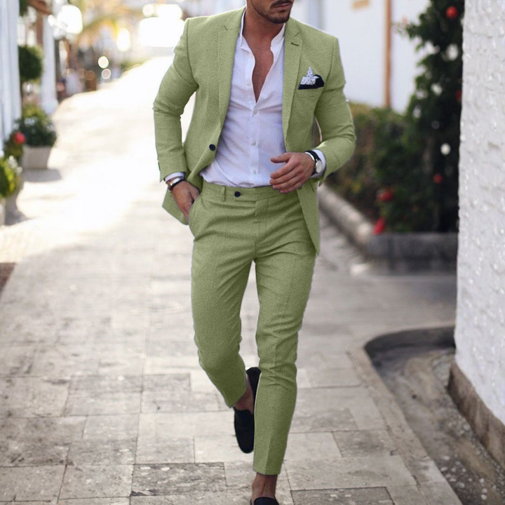 Blazer de lino slim fit para hombre, parte de un traje elegante y cómodo para moda masculina.