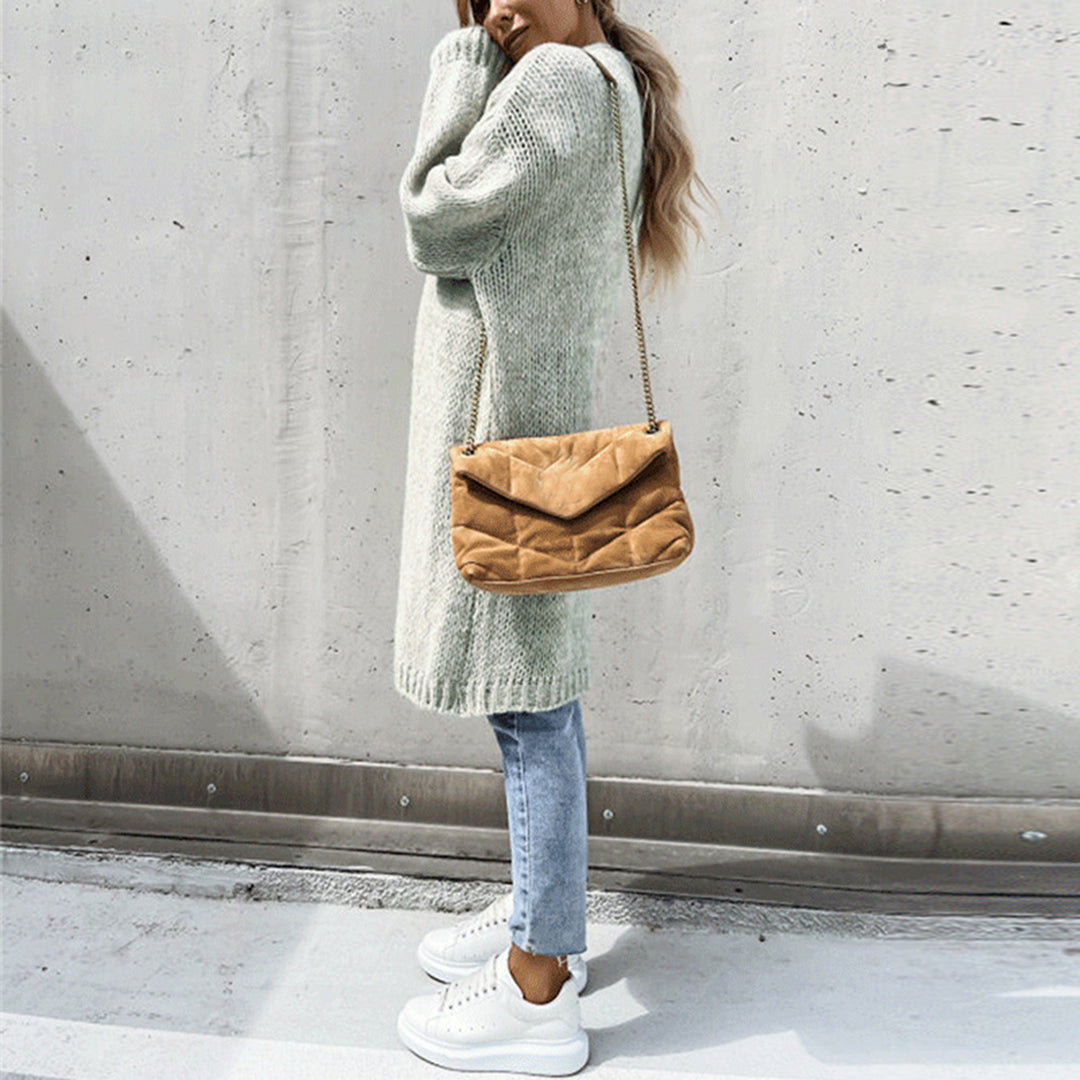 Moda otoño-invierno: cárdigan largo mujer. Elegancia versátil para tu fondo de armario.