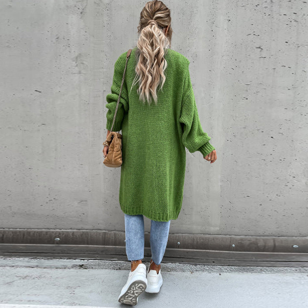 Cárdigan largo mujer, color gris. Clásico y cómodo, ideal para el estilo de oficina o casual.