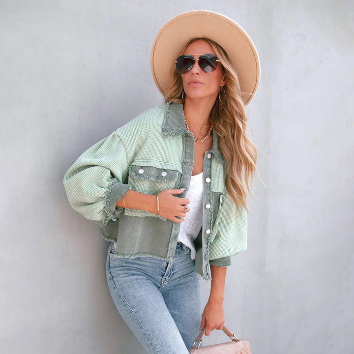 Chaqueta casual de mujer, estilo boho chic. Estampado multicolor. Perfecta para el día a día.