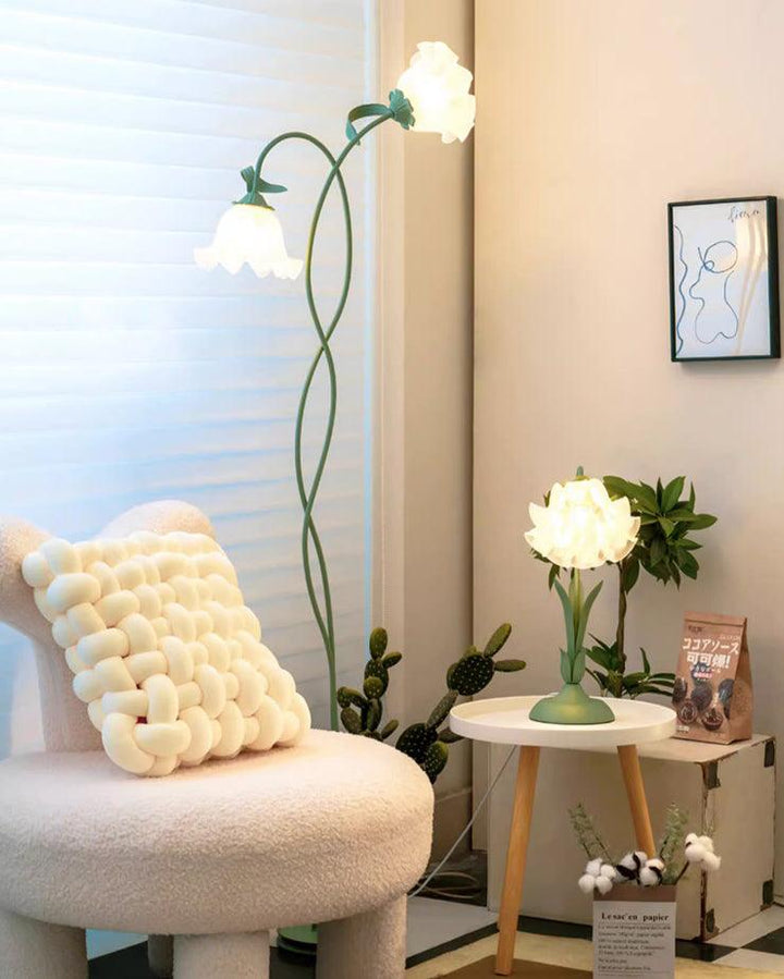 Lámpara de pie floral verde. Diseño vanguardista para salón y dormitorio. Luz ambiental.