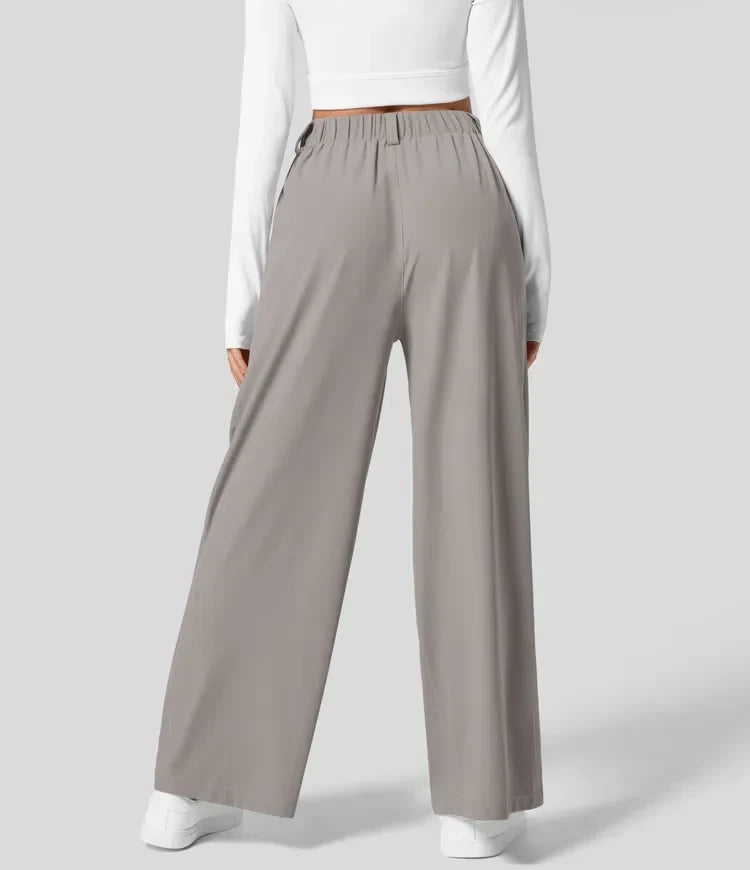 Moda otoño: pantalón de mujer con talle alto y pernera ancha, un básico elegante.