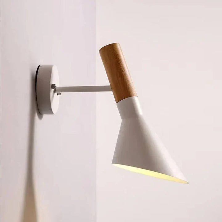 Lámpara LED de escritorio eficiente, proporciona iluminación moderna para estudio y oficina en casa.
