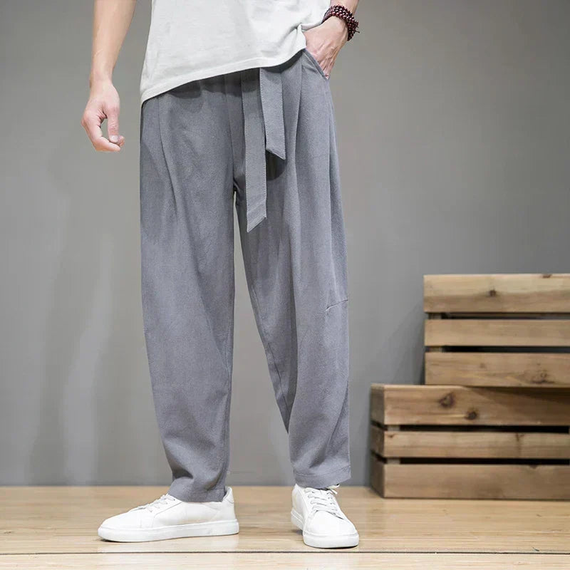 Pantalones harem holgados para hombre, ideales para el verano, cómodos y con estilo relajado.
