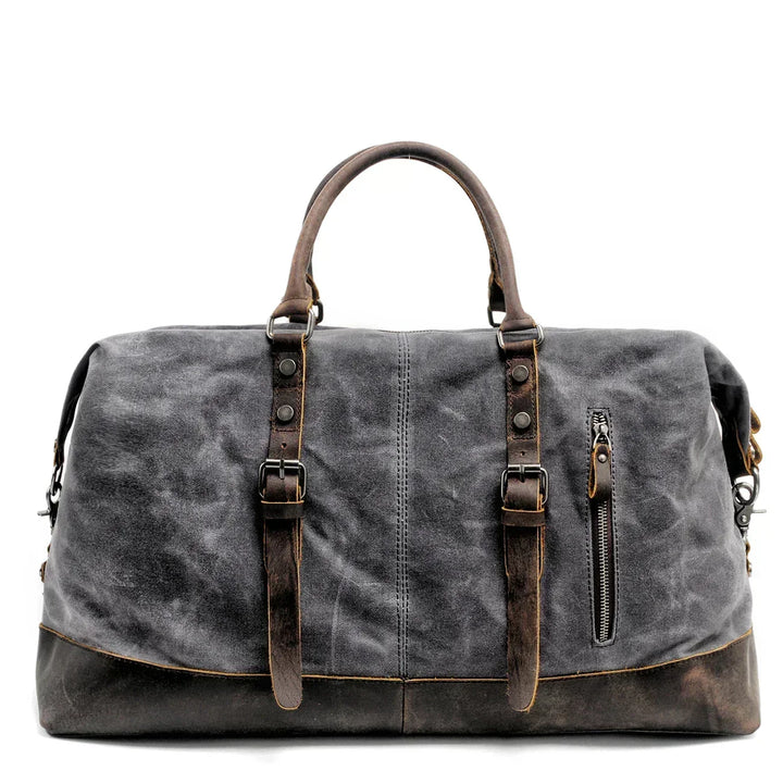 Elegante bolso de lona resistente al agua para viajes, unisex, estilo retro en un ambiente urbano.