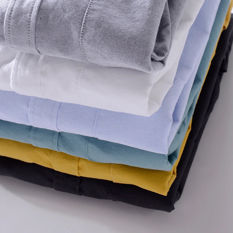 Camisa de hombre confortable, cuello mao, corte recto, perfecta para un look casual de día.