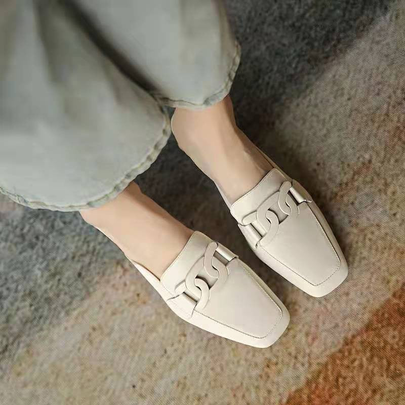 Zapatos de mujer negros, diseño clásico y elegante, perfectos para oficina o eventos.