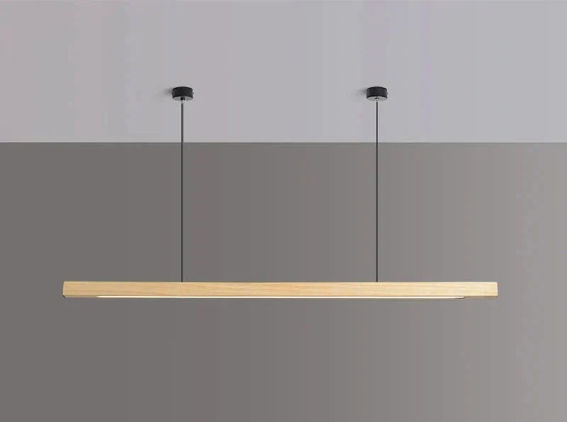 Lámpara de techo moderna de madera de pino Arden. Luminaria colgante minimalista para decoración interior del hogar.