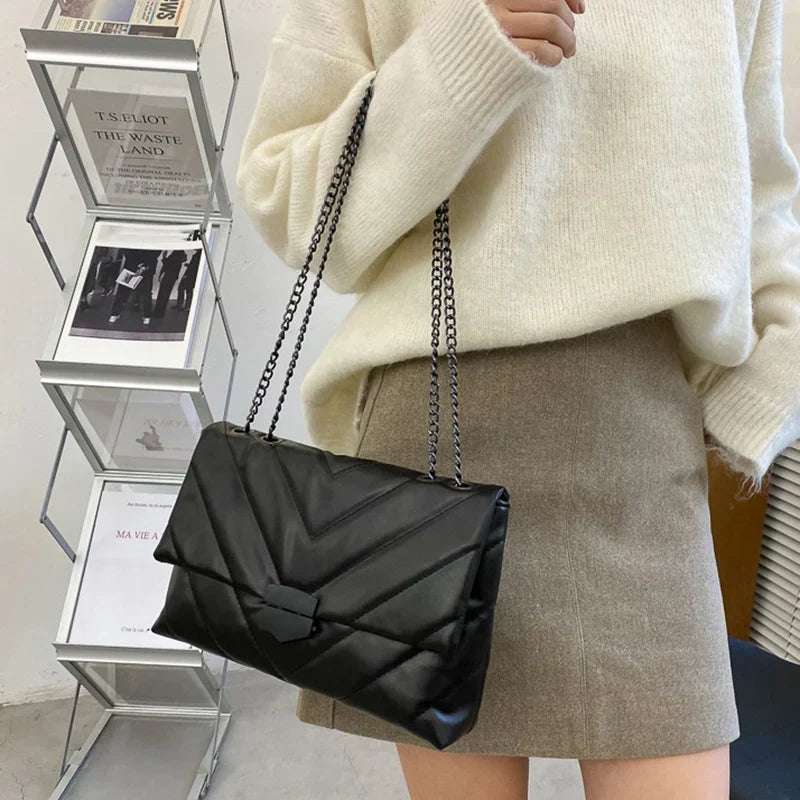 Bolso de hombro mujer, estilo moderno y elegante. Piel sintética, versátil para uso diario.
