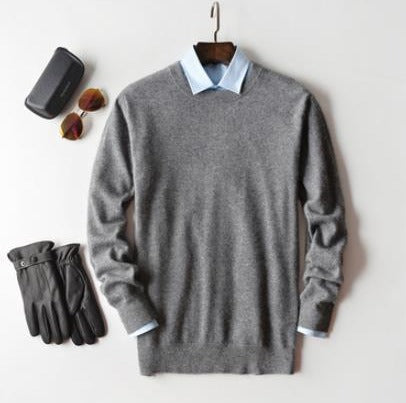 Suéter de punto fino para hombres, azul cobalto, cuello redondo. Moda hombre clásica y cómoda.