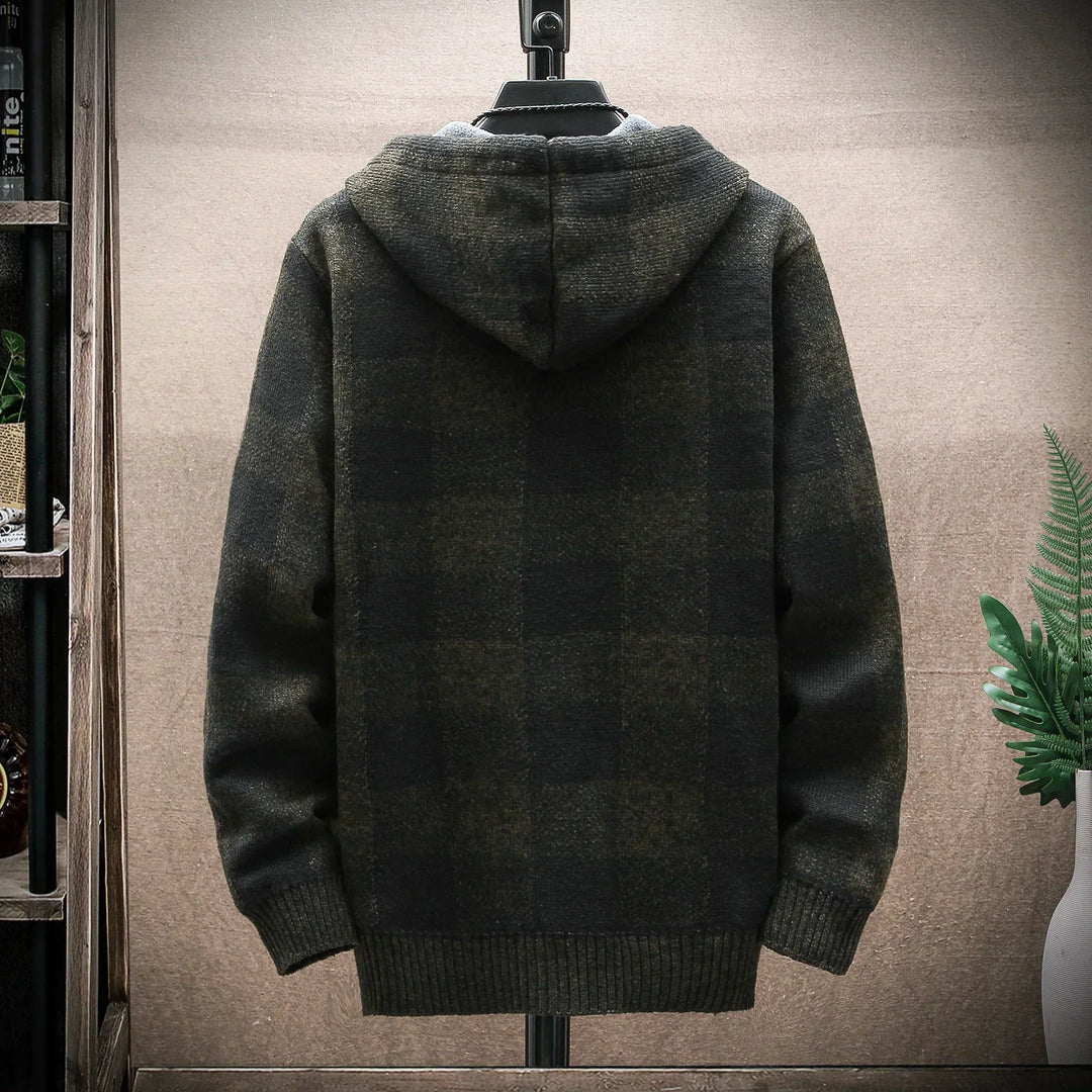 Cómoda chaqueta de hombre a cuadros con capucha y cremallera. Estilo casual de invierno, abrigo perfecto para el frío.