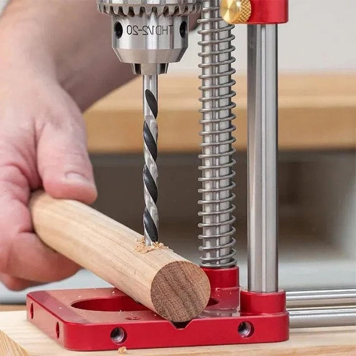 Herramienta de madera, guía de taladro ajustable, ideal para proyectos de bricolaje con perforaciones precisas.