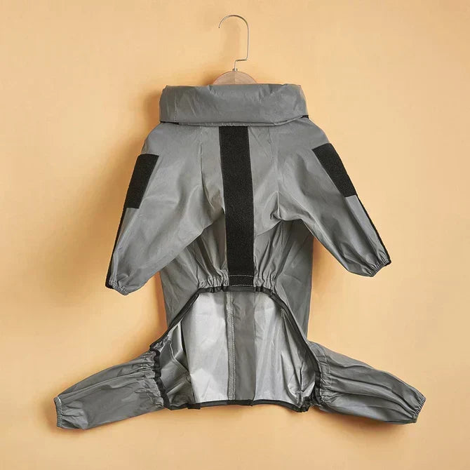 Ropa de lluvia para perros: chubasquero con cobertura total de patas, reflectante para visibilidad.