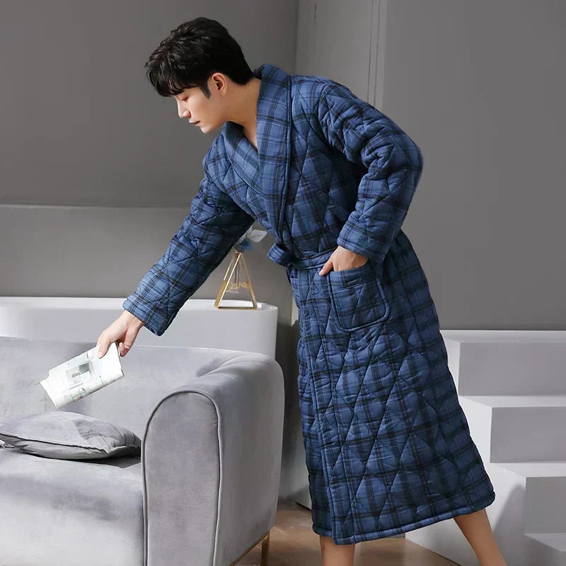 Albornoz largo unisex con aislamiento térmico para invierno, diseño acolchado y acogedor.