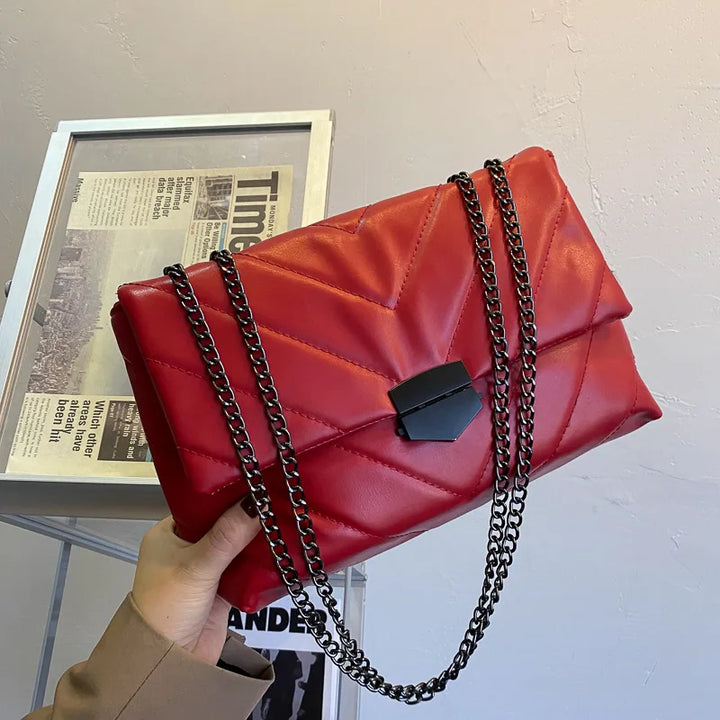 Bolso de hombro de mujer en cuero sintético, moderno, versátil y elegante para tu día a día.