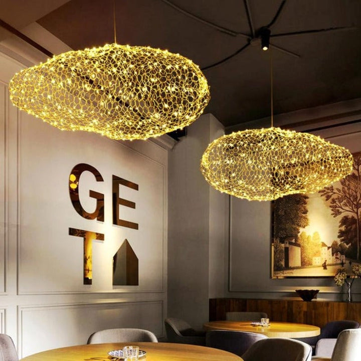 Iluminación decorativa: Lámpara colgante Nube Celestra con LED estrellado, perfecta para el hogar.