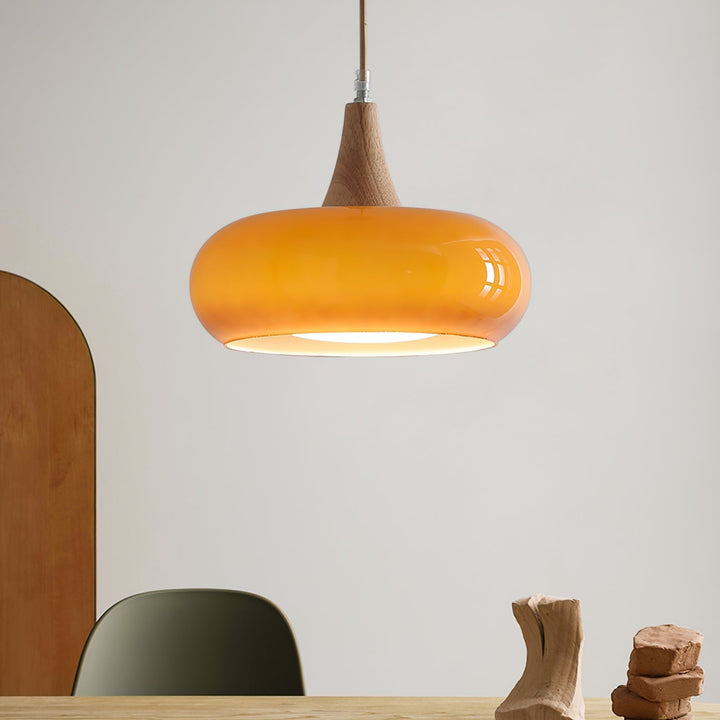 Lámpara de techo de diseño, cristal ámbar y madera. Perfecta para luz cálida y estilo nórdico.