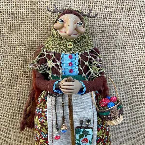 Regalo original: bruja de cocina decorativa hecha a mano, adorno perfecto para protección del hogar.