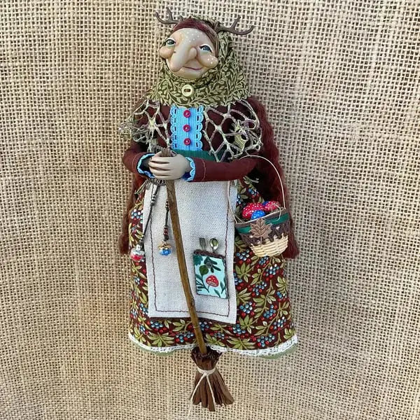 Bruja de cocina decorativa. Amuleto de suerte y protección para tu hogar. Hecho a mano.