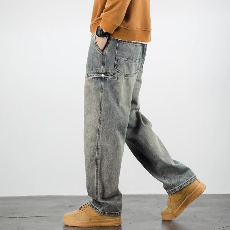 Jeans EZRA de hombre, color arena, corte relajado y cómodo. Estilo vintage para un look casual diario y tendencia.