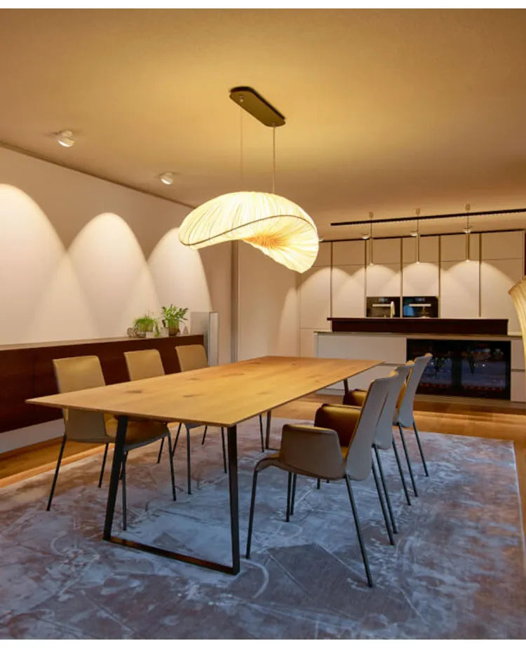 Elegante lámpara colgante LED, estilo náutico, longitud ajustable, iluminación moderna.