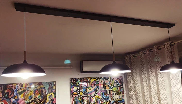 Placa de techo metálica para lámpara colgante, accesorio de iluminación que realza el diseño de interiores.