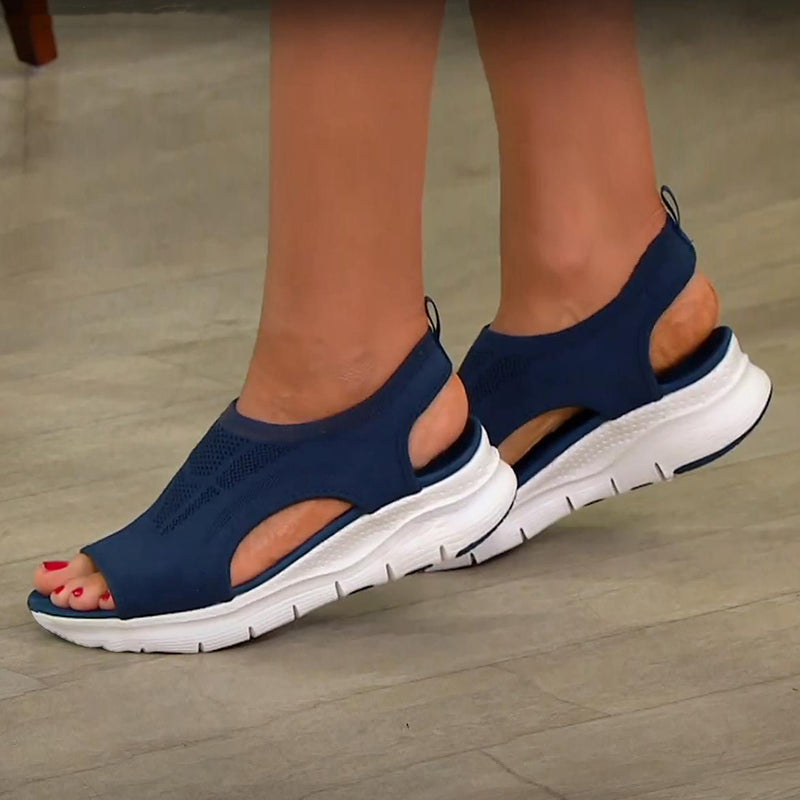 Detalle de suela ergonómica en sandalias ortopédicas para mujer, ofreciendo máximo confort y soporte.