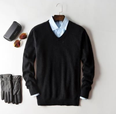 Suéter elegante de cuello en V para hombre, tono topo. Confort y estilo versátil para oficina o casual.