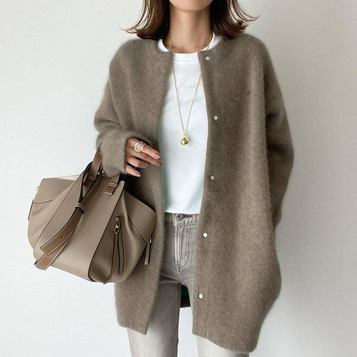 Cárdigan abrigo Francisca para mujer, elegante y versátil, ideal para otoño e invierno. Estilo chic y cómodo.