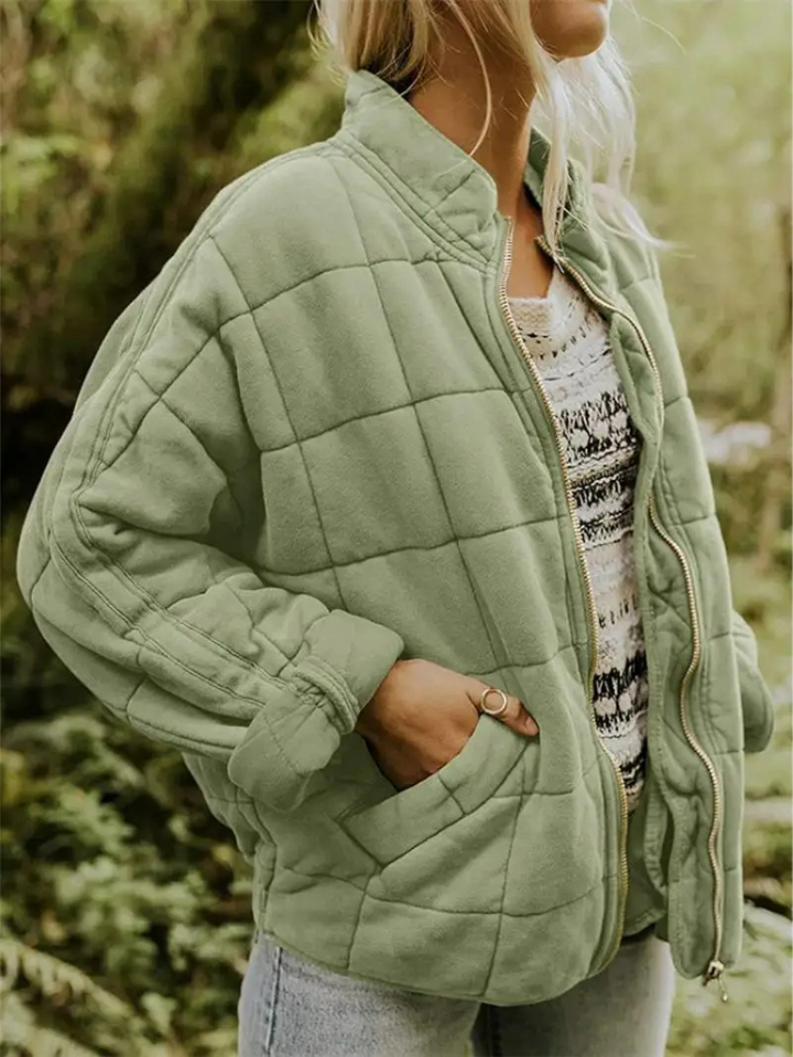 Moda para mujeres: chaqueta acolchada oversize, cálida, confortable y con estilo.