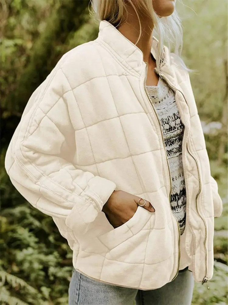 Estilo casual invernal: chaqueta acolchada oversize para mujer, confortable y a la moda.