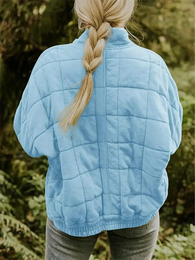 Chaqueta para mujer, acolchada y oversize, ideal para un look casual de invierno.