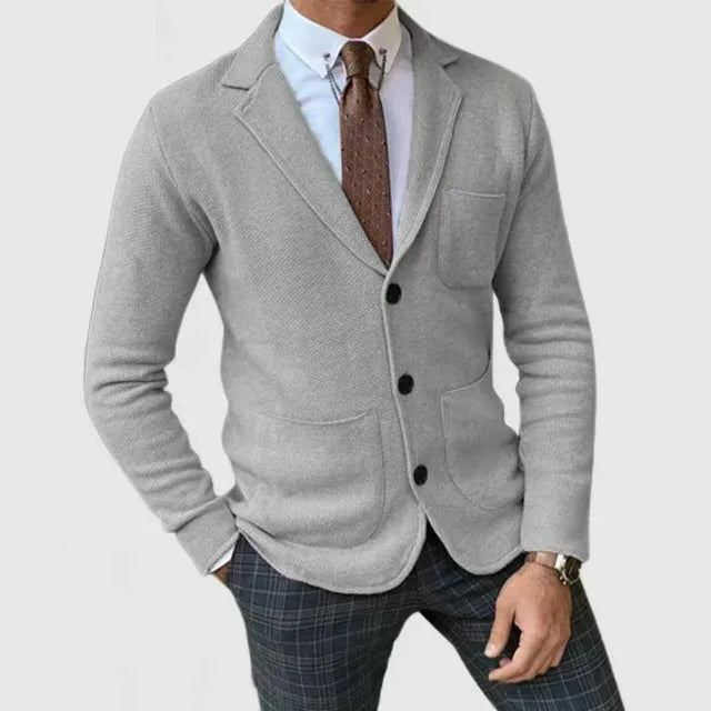Chaqueta blazer slim fit hombre. Moda masculina casual elegante para oficina y eventos.