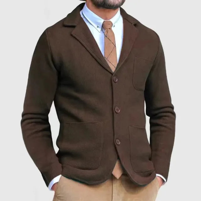 Chaqueta slim fit casual para hombre. Fondo de armario, look moderno y versátil.