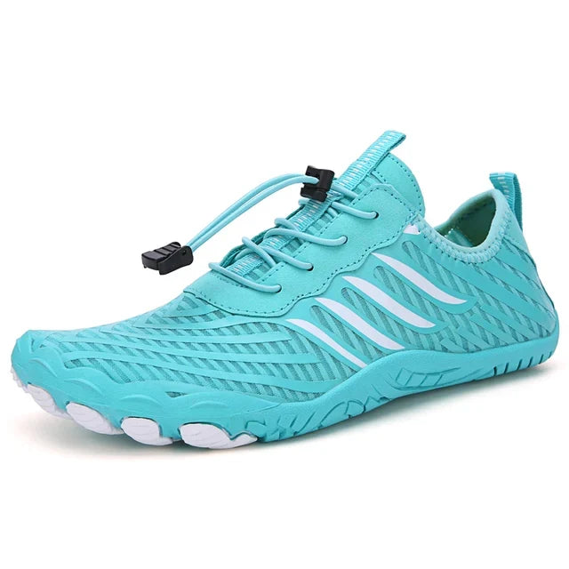 Textura de zapatillas barefoot unisex transpirables. Calzado flexible y minimalista para un movimiento natural.