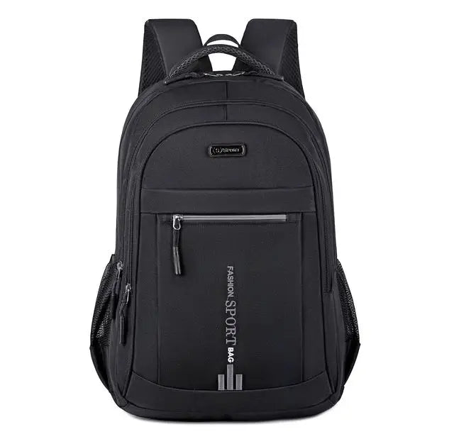Mochila naranja funcional e impermeable para hombres. Perfecta para el día a día y viajes.