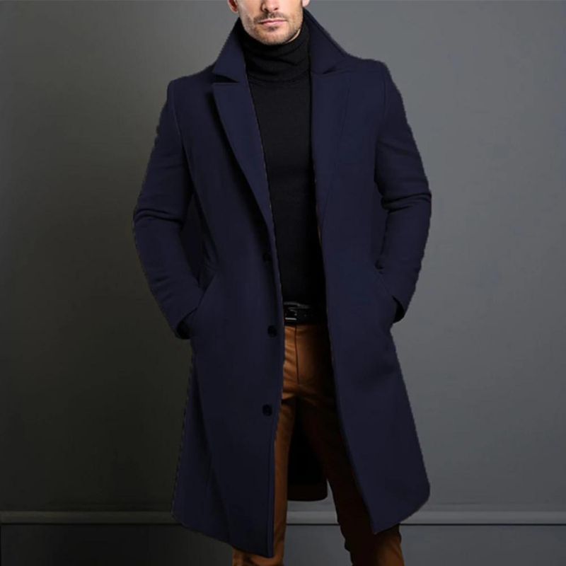 Detalle de abrigo largo de invierno para hombre, con cierre de botones. Ropa exterior elegante y cálida.