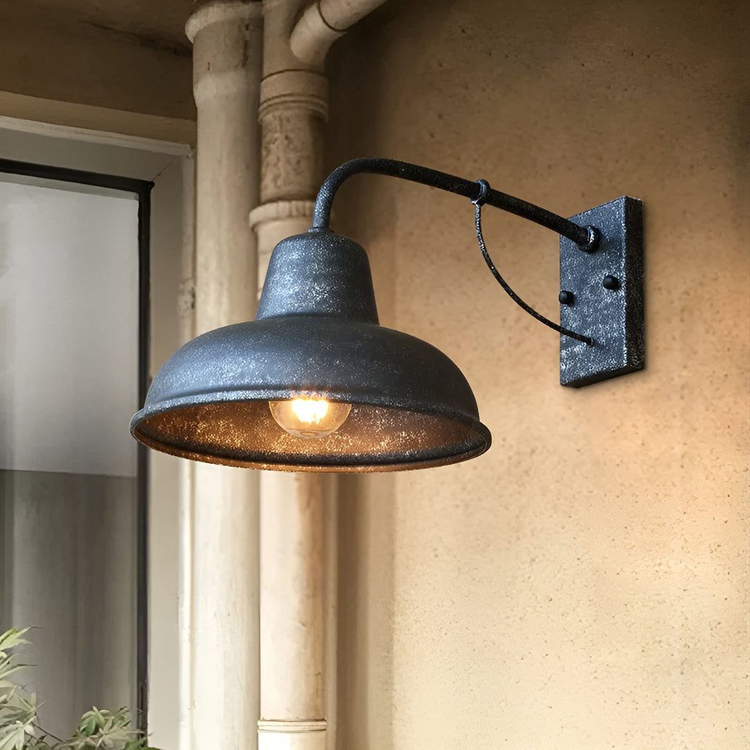 Iluminación exterior vintage industrial negra. Aplique de pared de hierro, resistente para jardín y terraza.
