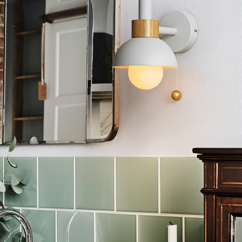 Lámpara de pared pastel, luz cálida tenue. Perfecta para un ambiente relajante en dormitorio o sala de estar.