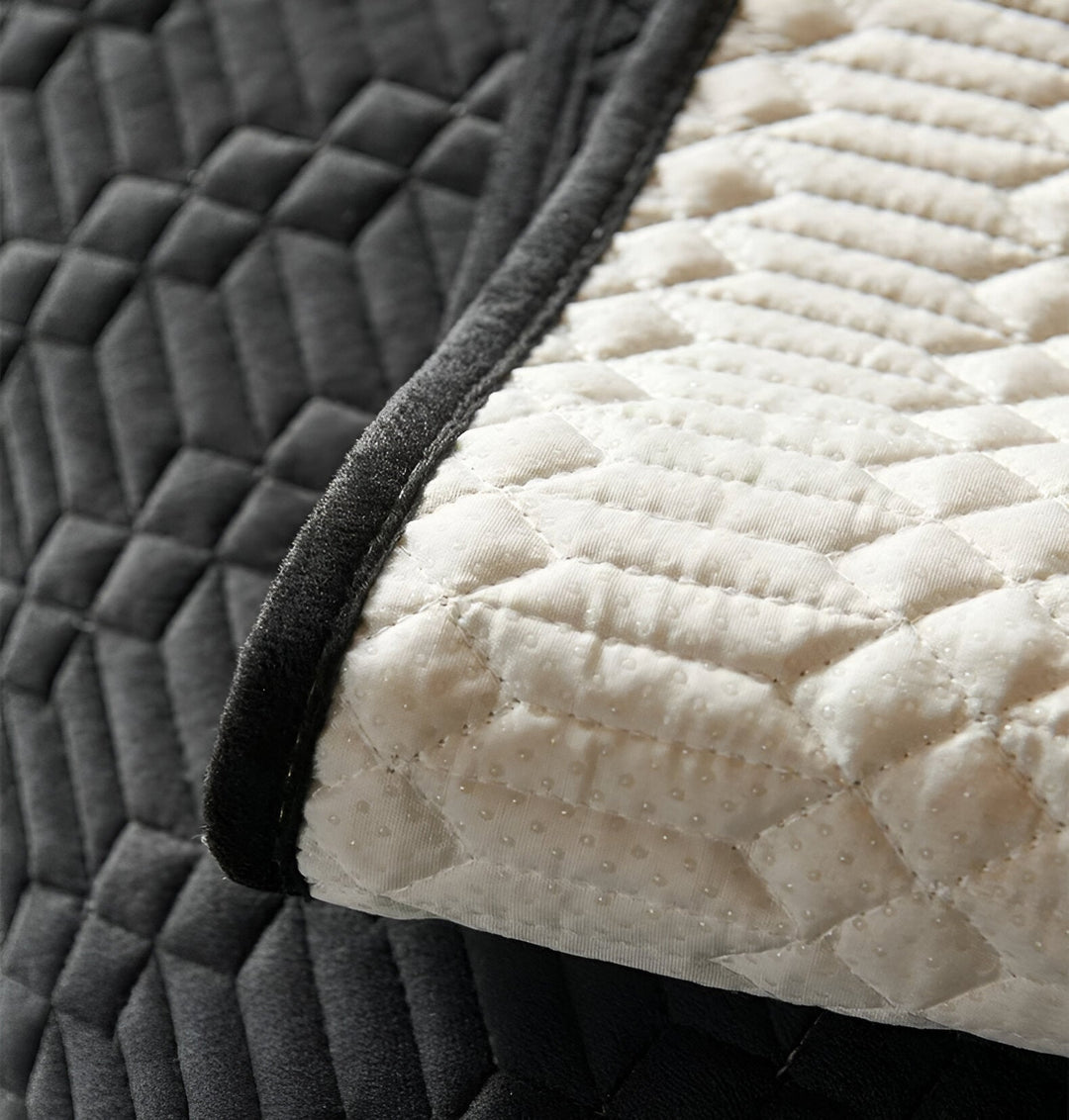 Funda de sofá de terciopelo de gran comfort, ideal para sala de estar, suave, elegante y duradera. [[lstfy-media:12]]
