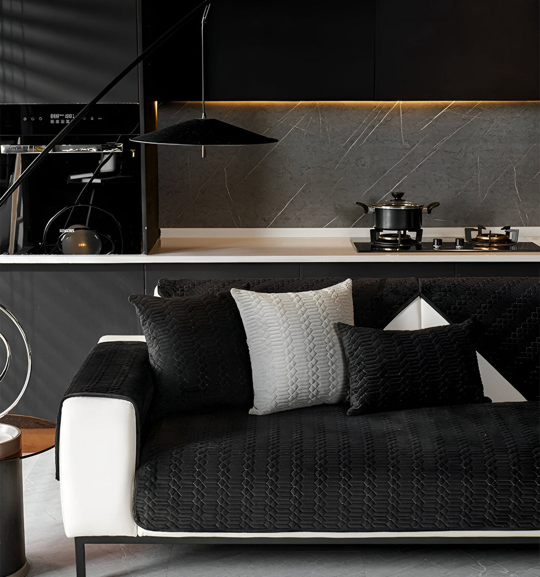 Funda de sofá de terciopelo premium, protege y decora tu sala de estar con elegancia y confort. [[lstfy-media:1]]