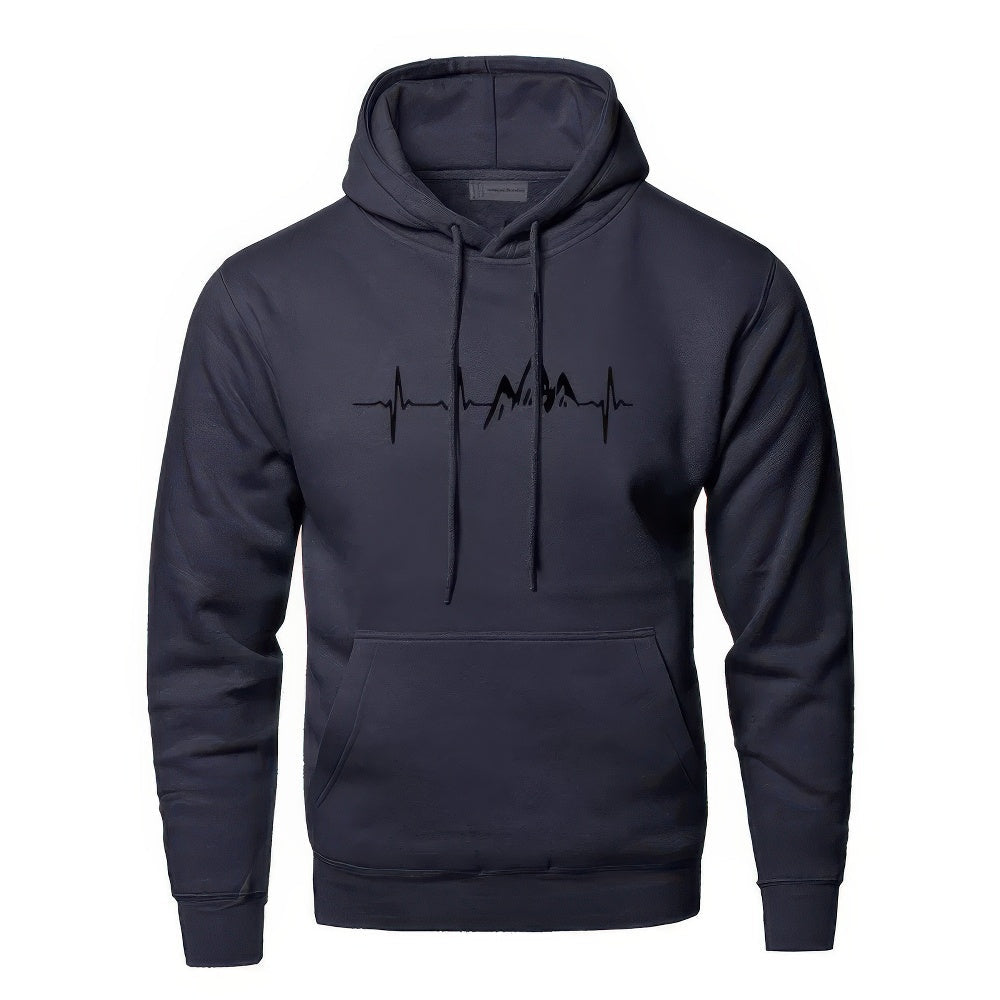 Sudadera blanca para hombre con capucha. Diseño de montaña, ideal para atuendos casuales, aventura y confort.