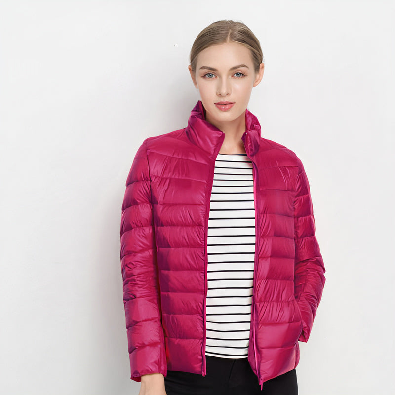 Chaqueta ILSE de moda para mujer, ligera y cómoda. Estilo urbano chic para otoño e invierno.