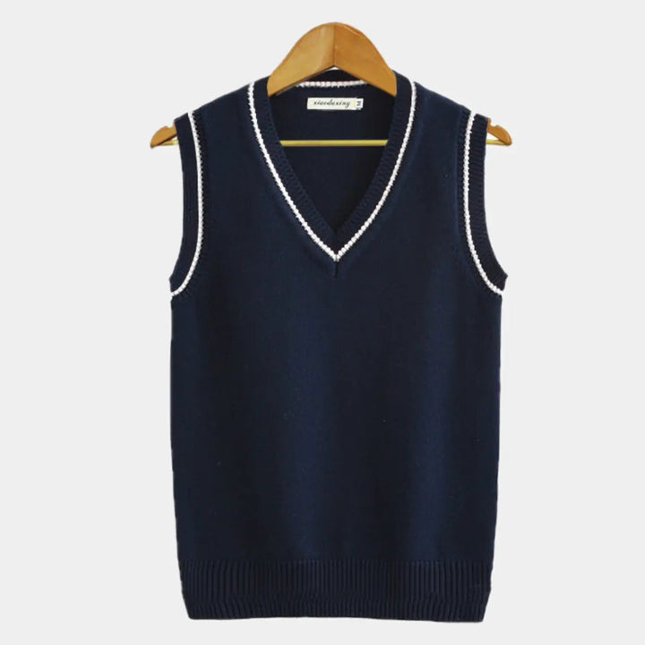 Chaleco de punto para hombre con cuello en V, ideal para estilo casual o semiformal en invierno.