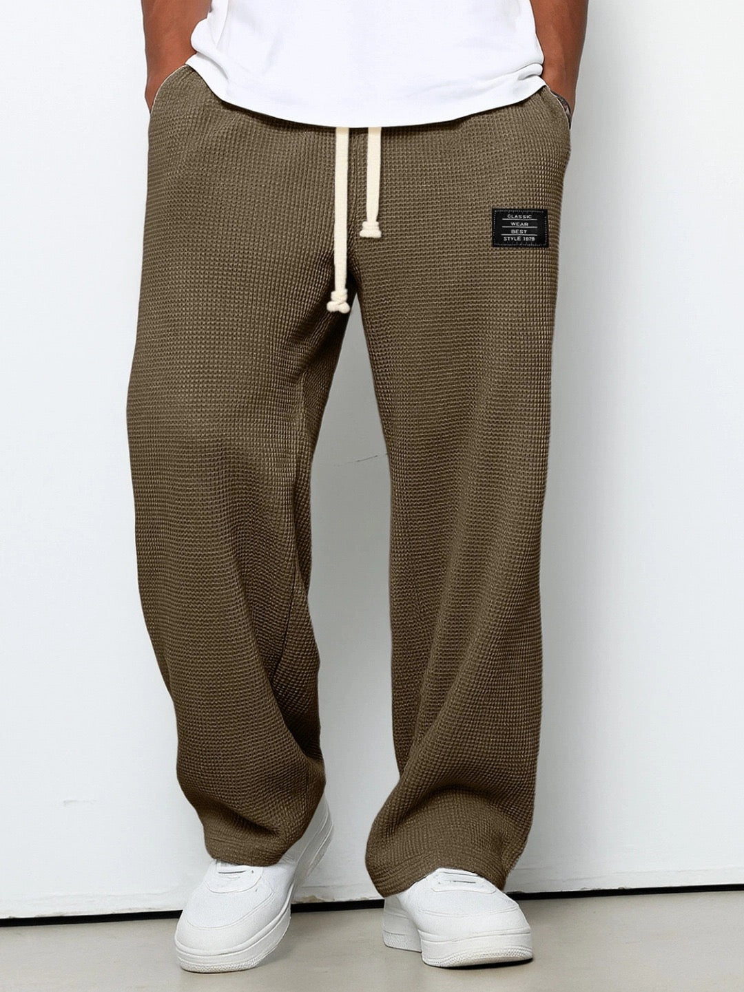 Pantalón cómodo Santiago para hombre, relajado y versátil. Perfecto como ropa de diario casual.