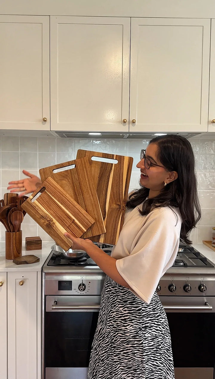 Set de tablas de cortar de acacia premium para cocina. Resistentes, antiolor y protegen cuchillos.