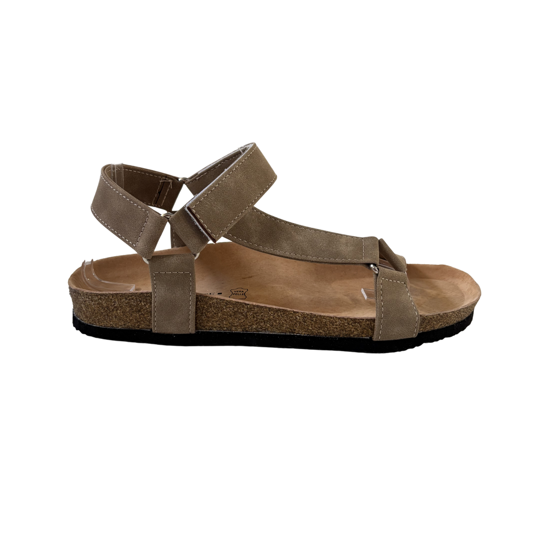 Sandalias de dedo beige para hombre, con confort veraniego y estilo casual. Calzado ligero y ajustable.